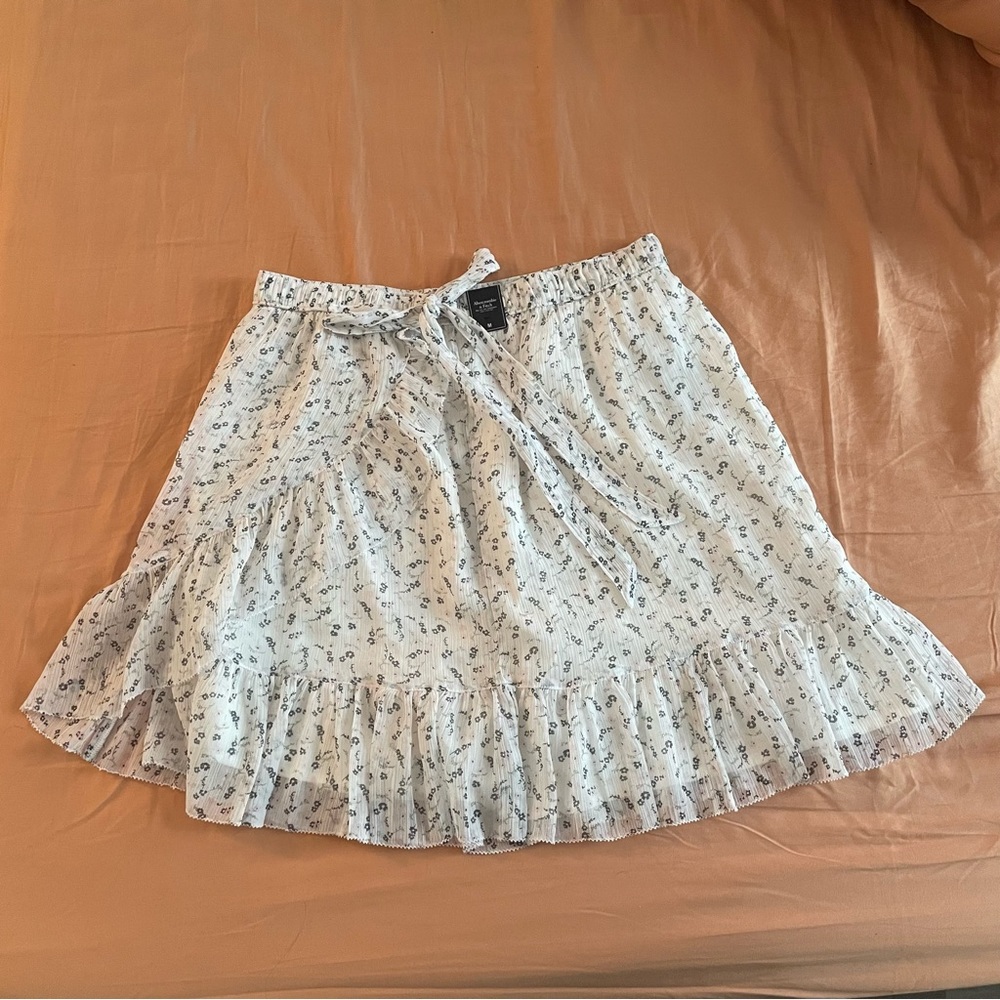 A&F skirt